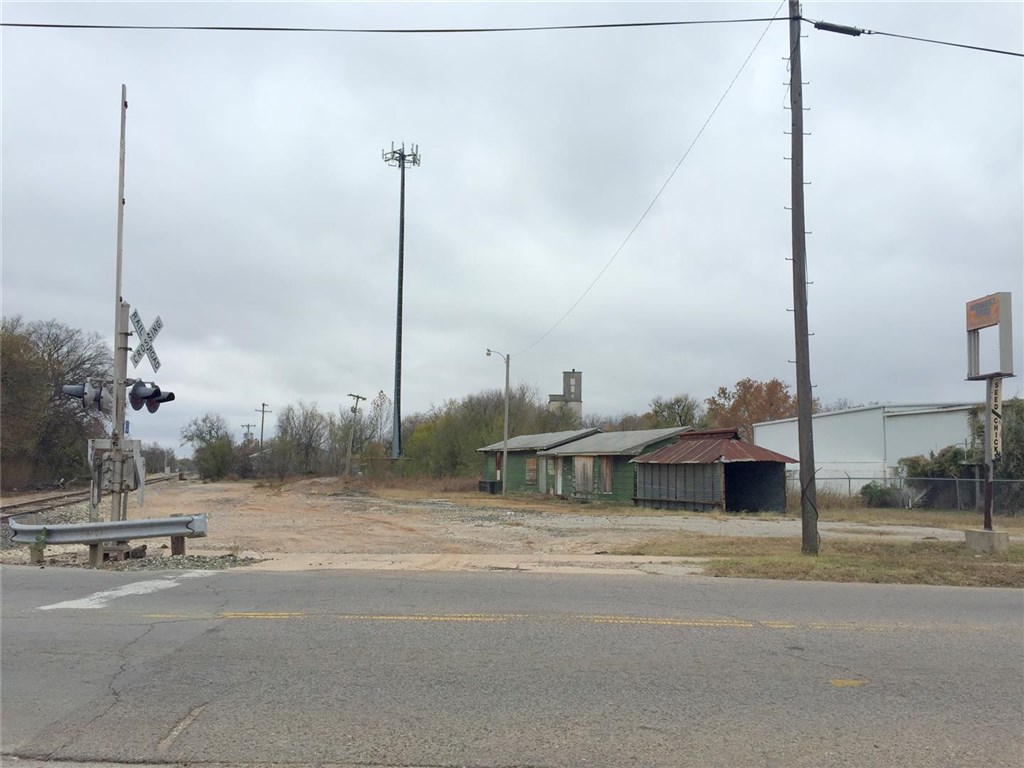 409 E Highland, Shawnee, OK 74801