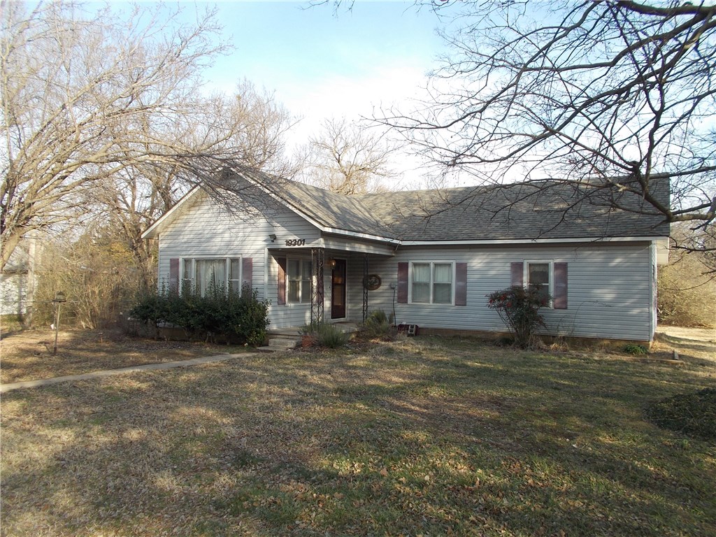 19301 Gordon Cooper, Shawnee, OK 74801