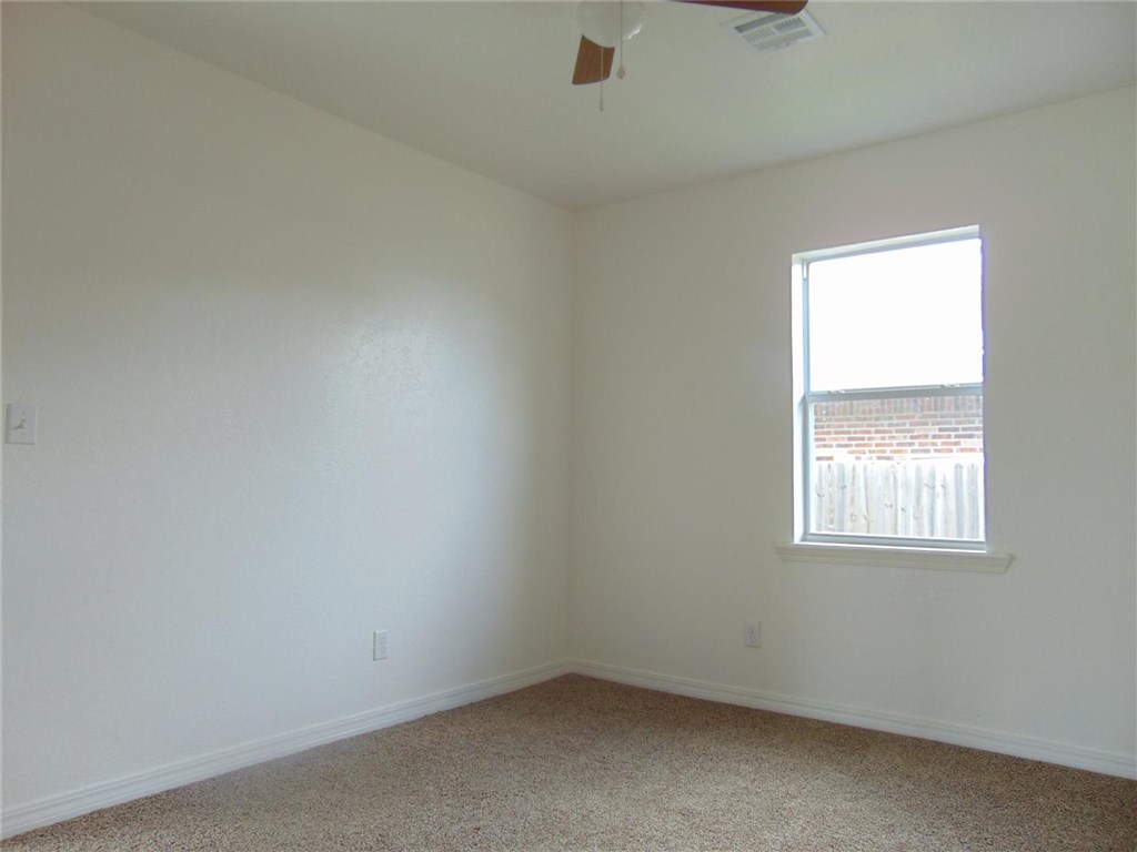 220 N Market, Shawnee, OK 74801