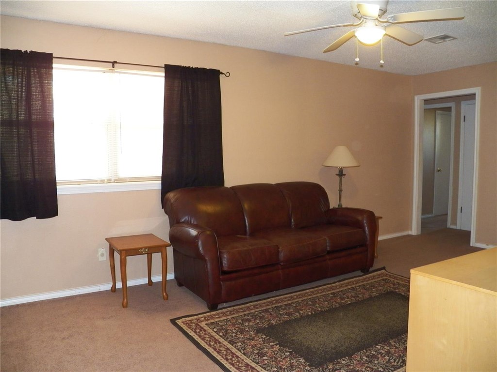 20 Walker, Shawnee, OK 74804