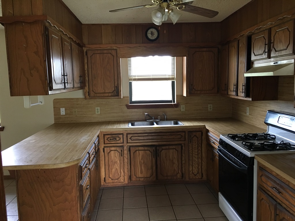 307 S Main St, Ada, OK 74820