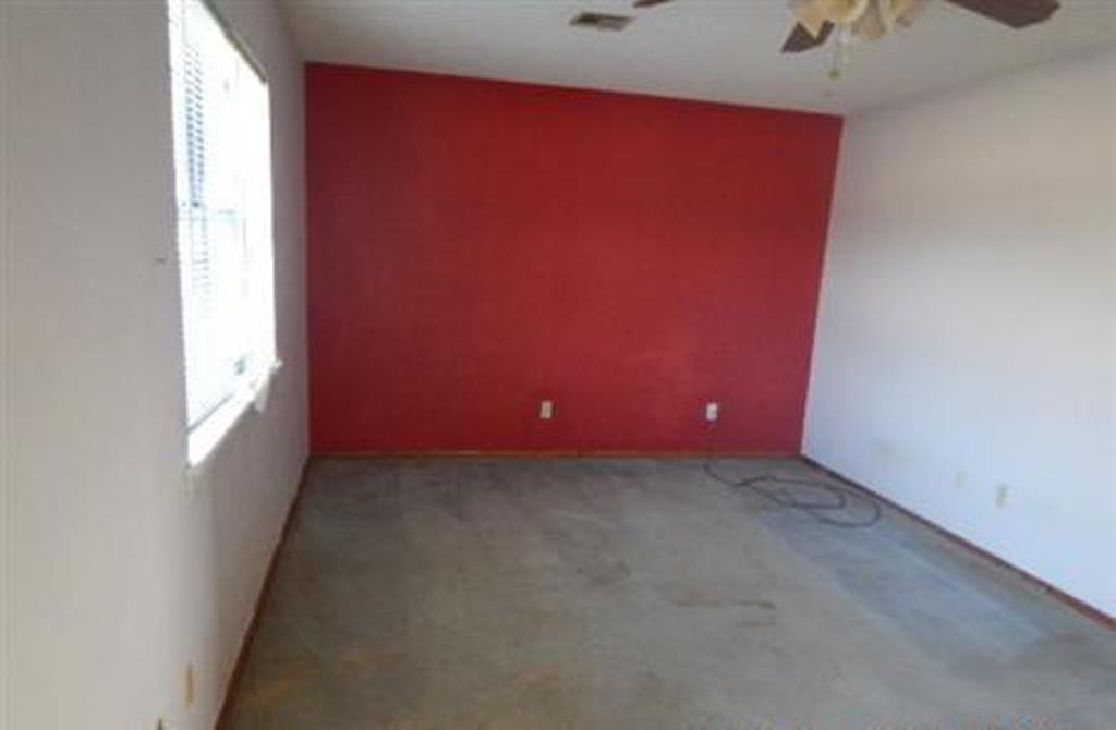 307 S Main St, Ada, OK 74820