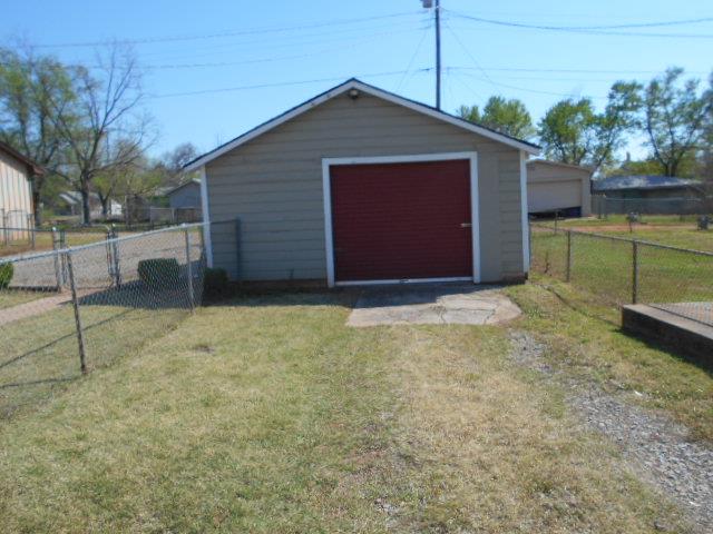 305 W 2nd, Chandler, OK 74834