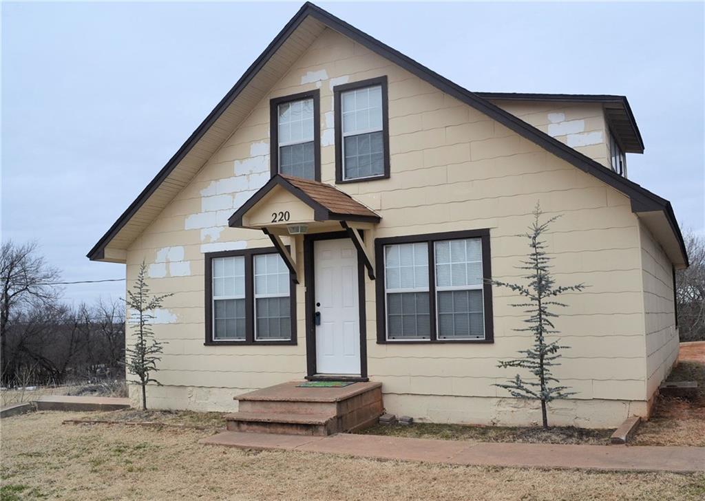 220 E 1st Street, Chandler, OK 74834