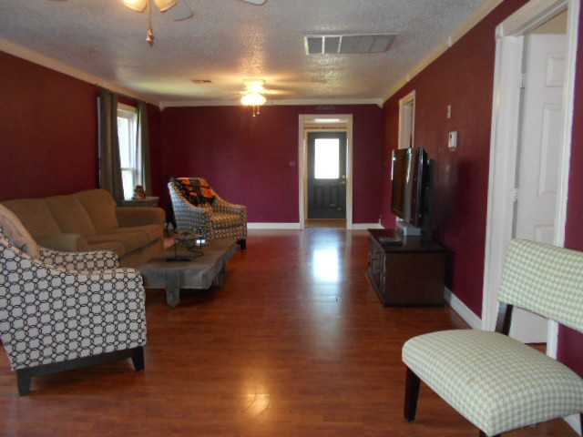 205 S Cleveland Avenue, Chandler, OK 74834