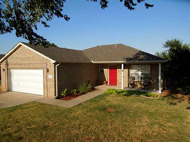 106 N Oakwood Avenue, Chandler, OK 74834
