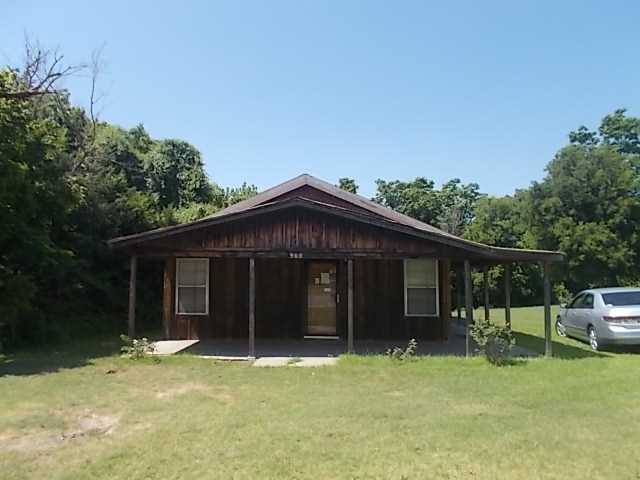 909 W Broadway Street, McLoud, OK 74851