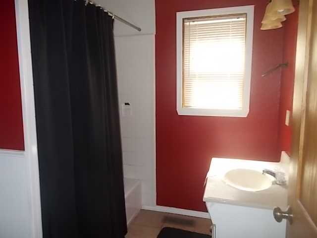 909 W Broadway Street, McLoud, OK 74851