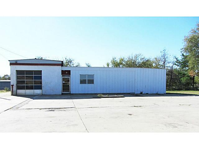 1301 W Columbia Street, Okemah, OK 74859