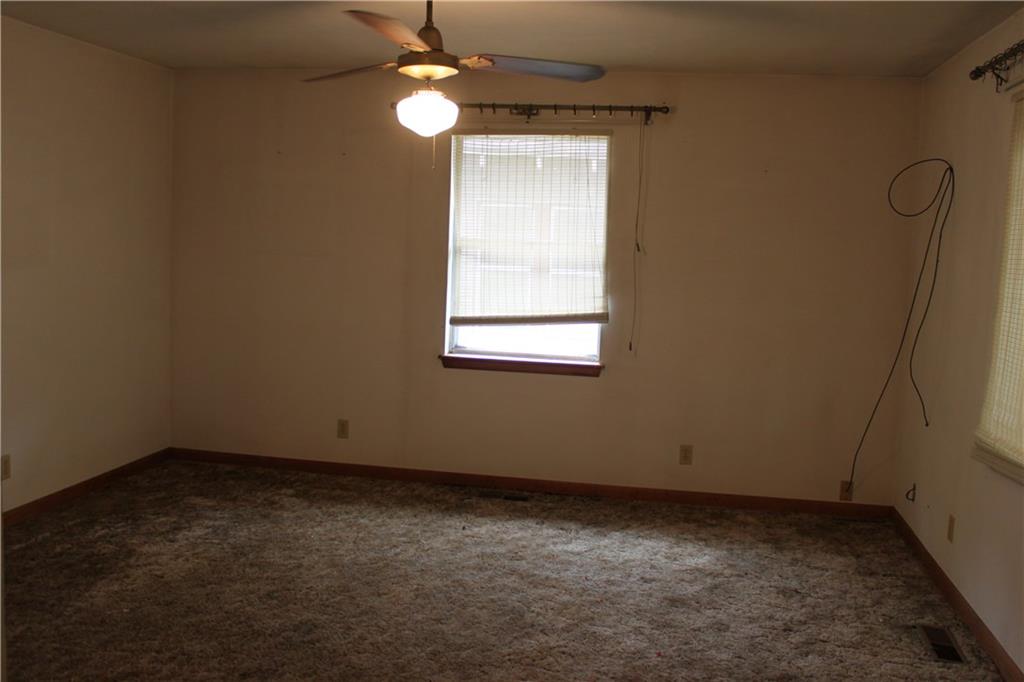 210 S 9th, Okemah, OK 74859