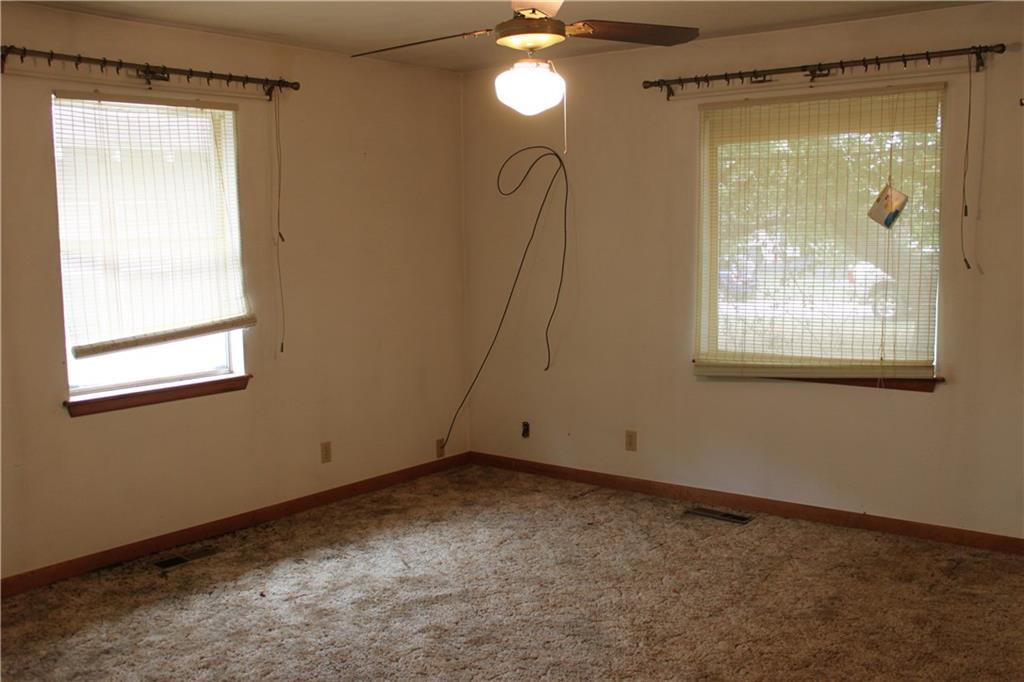 210 S 9th, Okemah, OK 74859