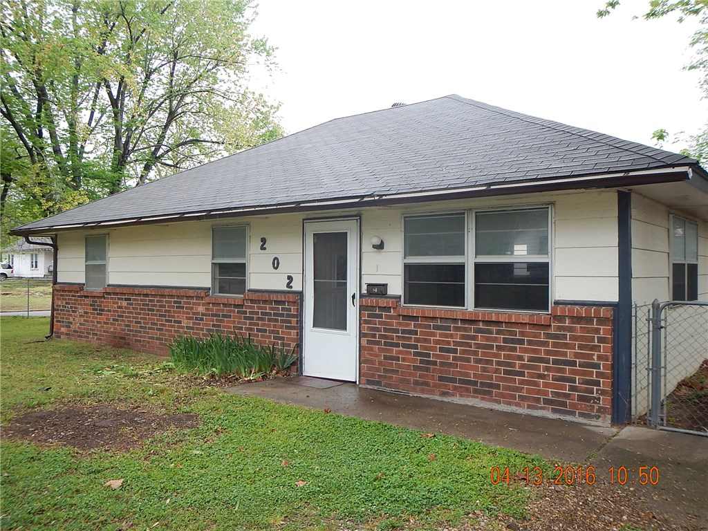 202 N 6th, Okemah, OK 74859