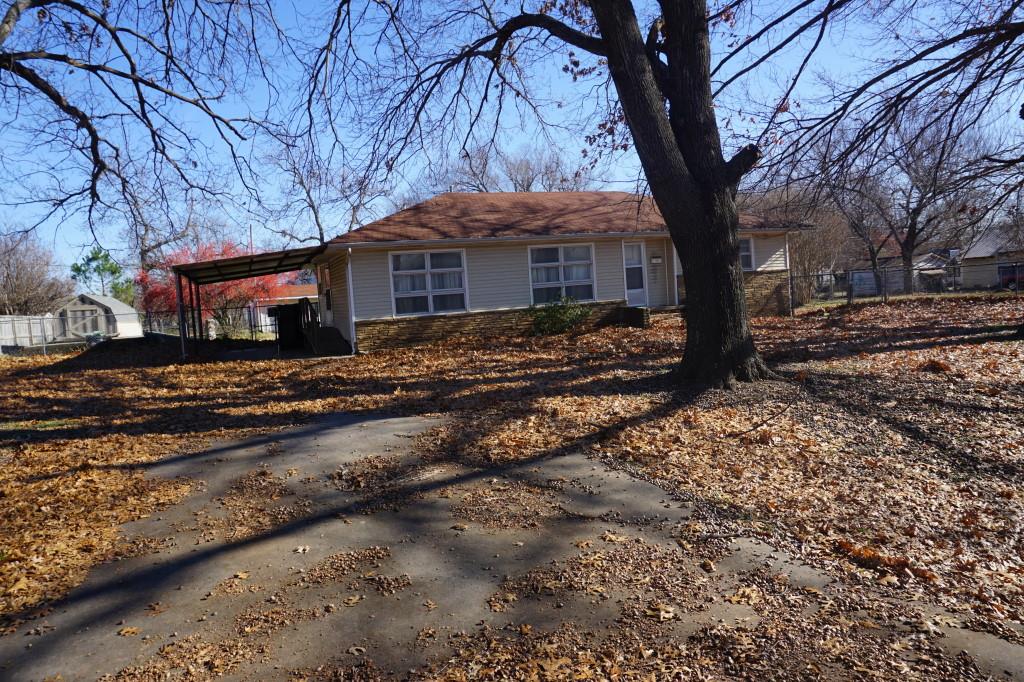 302 S 9th Street, Okemah, OK 74859