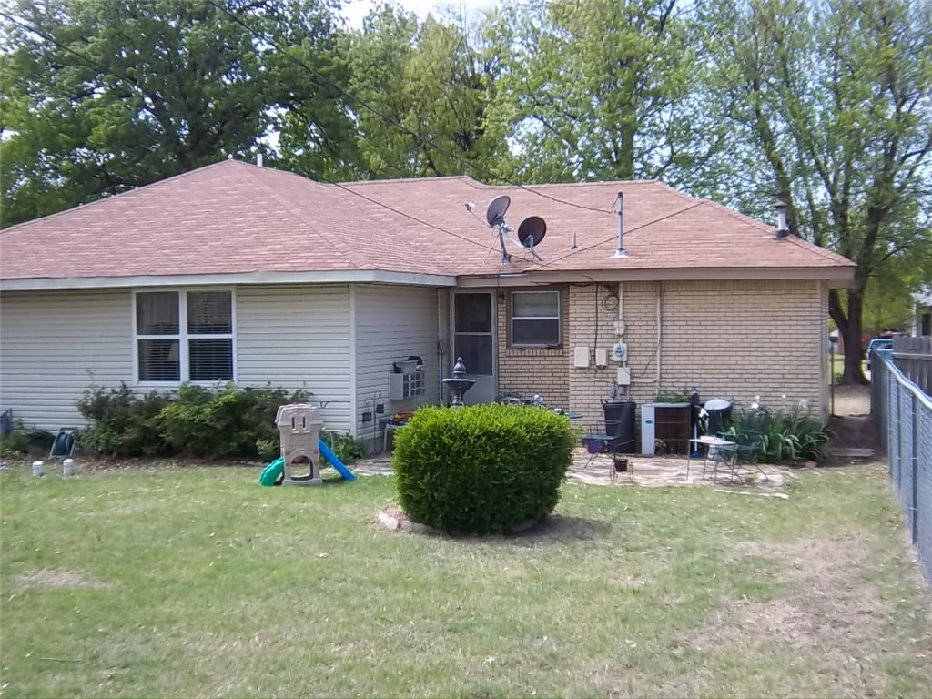 518 S 6th Street, Okemah, OK 74859