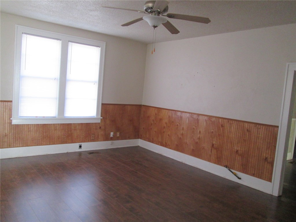 504 S 4th Street, Okemah, OK 74859