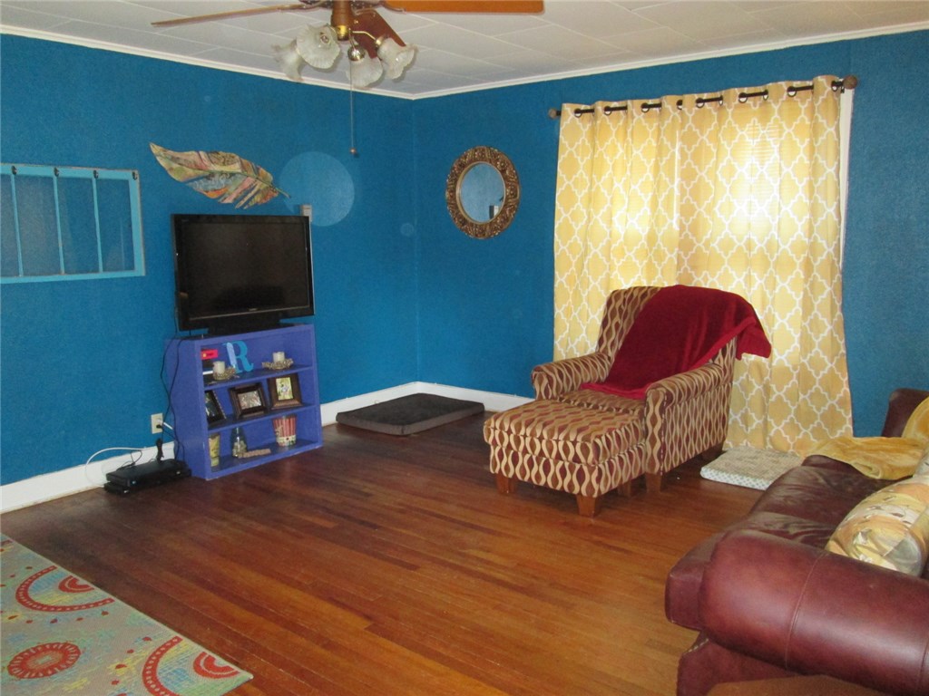 127 N 6th Street, Okemah, OK 74859