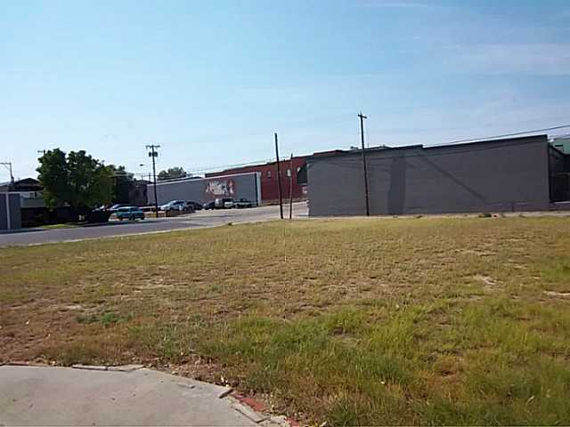 222 W Bdwy, Okemah, OK 74859