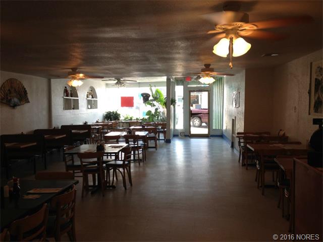 315 Broadway Street, Okemah, OK 74859
