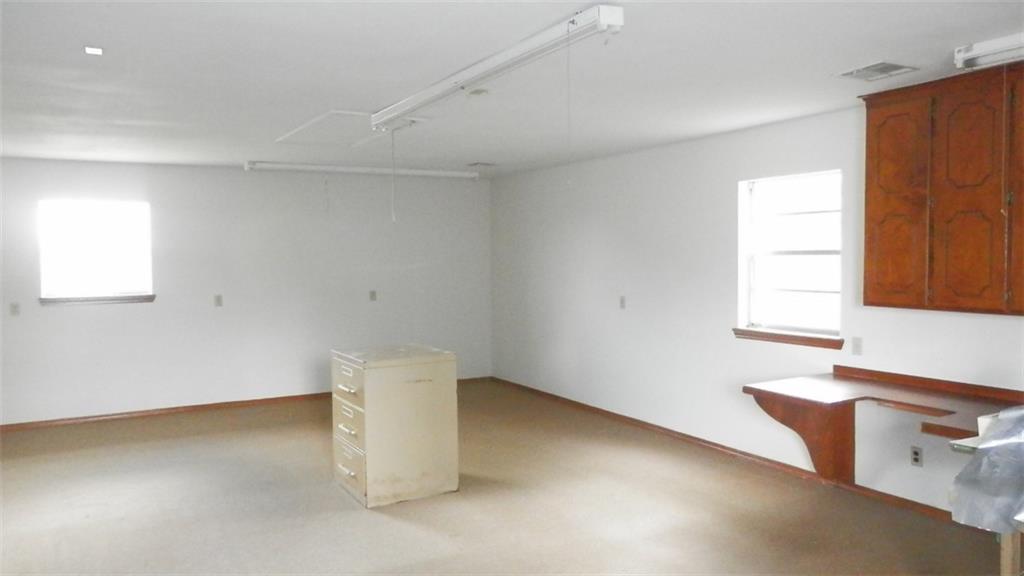1043 N Main Street, Seminole, OK 74868