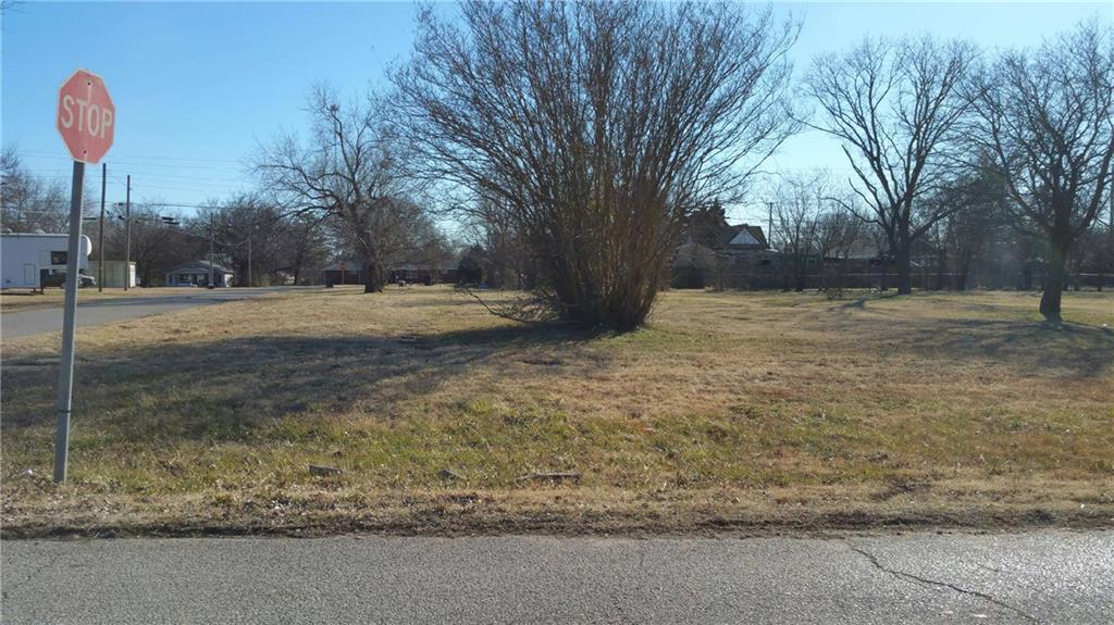 202 W Locust Street, Tecumseh, OK 74873