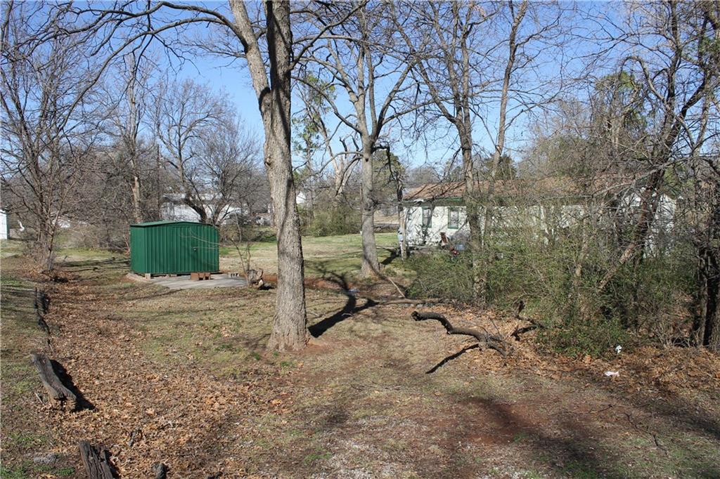 222 S 1st Street, Tecumseh, OK 74873