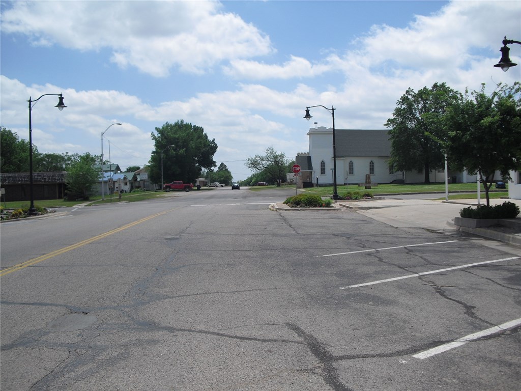 116 S Broadway, Tecumseh, OK 74873