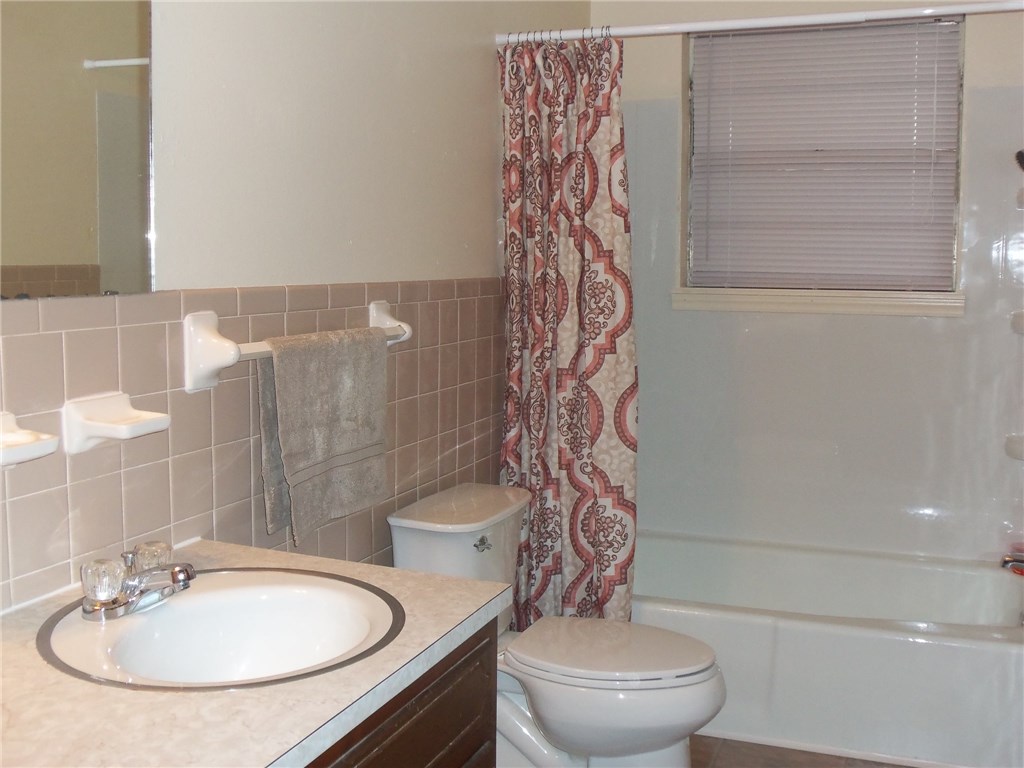 502 Ann Dr, Tecumseh, OK 74873