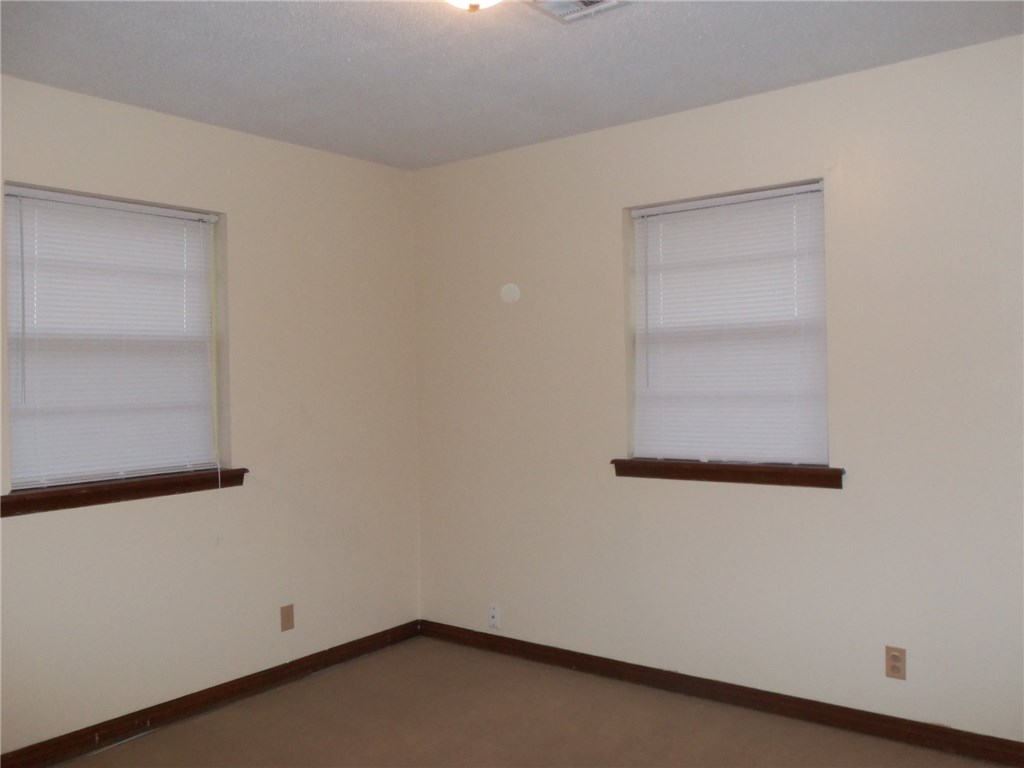 502 Ann Dr, Tecumseh, OK 74873