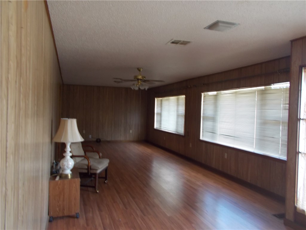 522 N 4th, Tecumseh, OK 74873