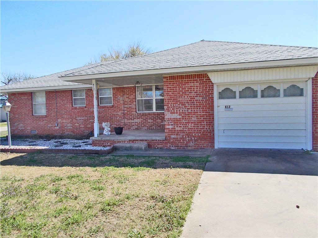 612 E Locust, Tecumseh, OK 74873