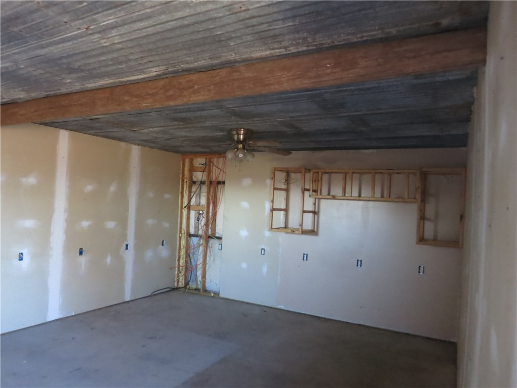 36489 E 127th, Wewoka, OK 74884