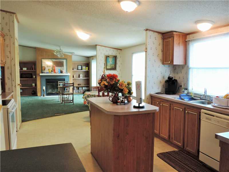 105 Pryor Ave W, Pocola, OK 74902