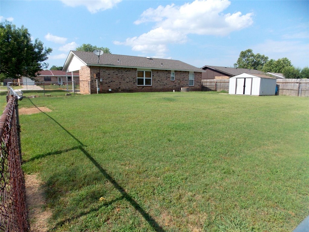 113 Rowe Ave, Pocola, OK 74902