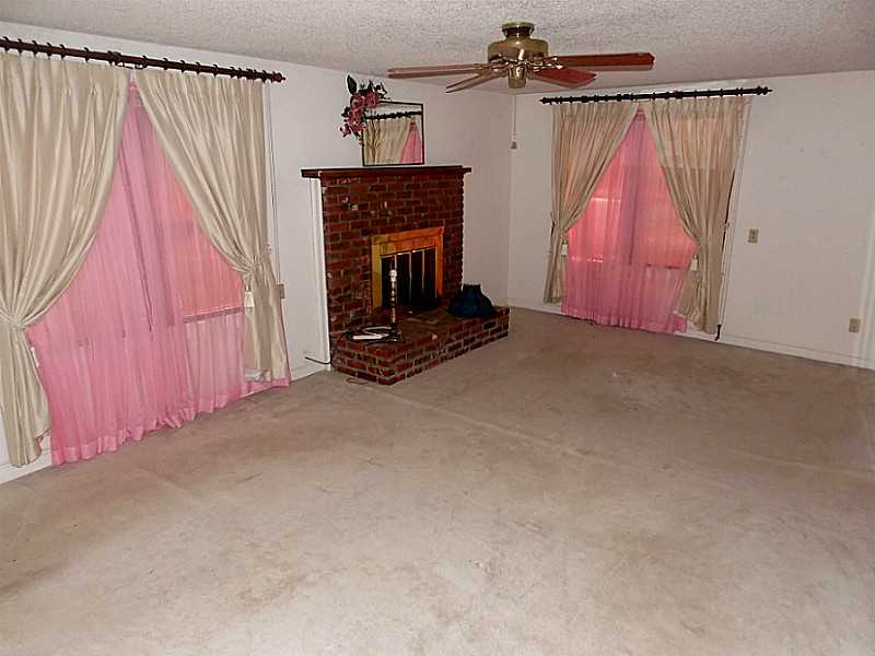 700 2Nd St W, Heavener, OK 74937