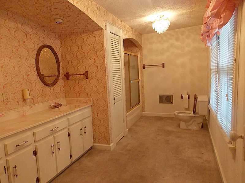 700 2Nd St W, Heavener, OK 74937