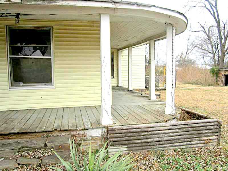 21406 6Th St W, Howe, OK 74940