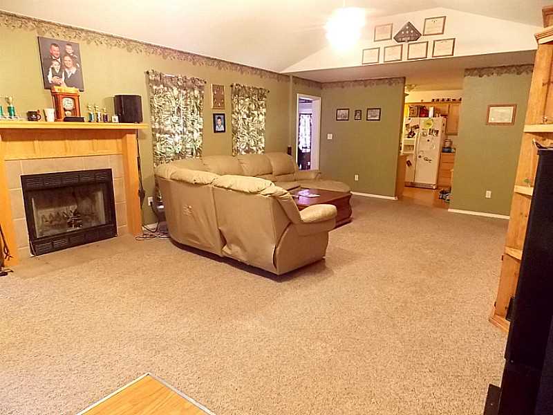 39920 La Camp Ave, Howe, OK 74940