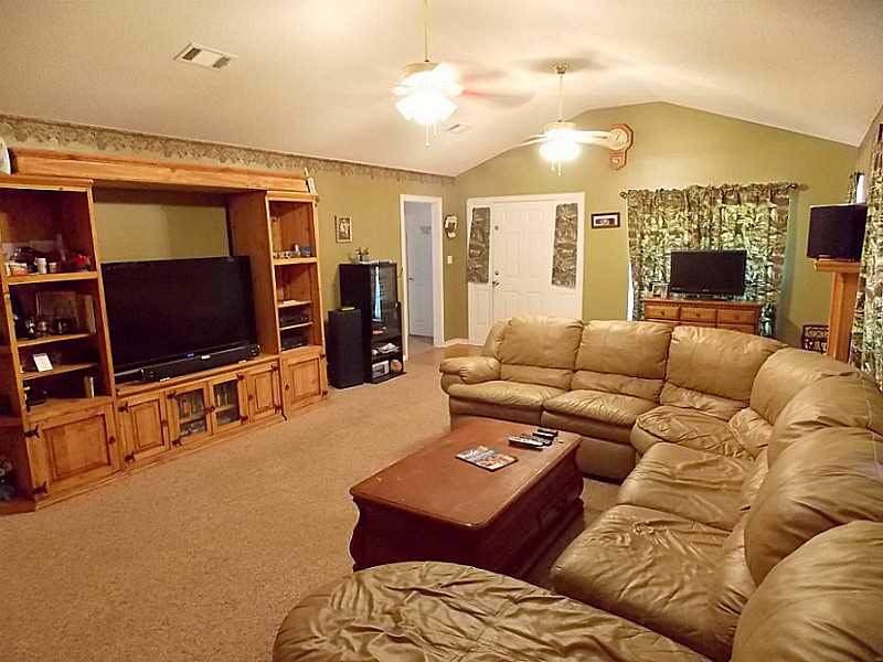 39920 La Camp Ave, Howe, OK 74940