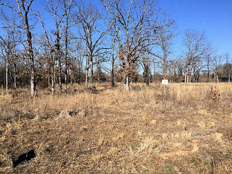 1097 Rd E, Muldrow, OK 74948