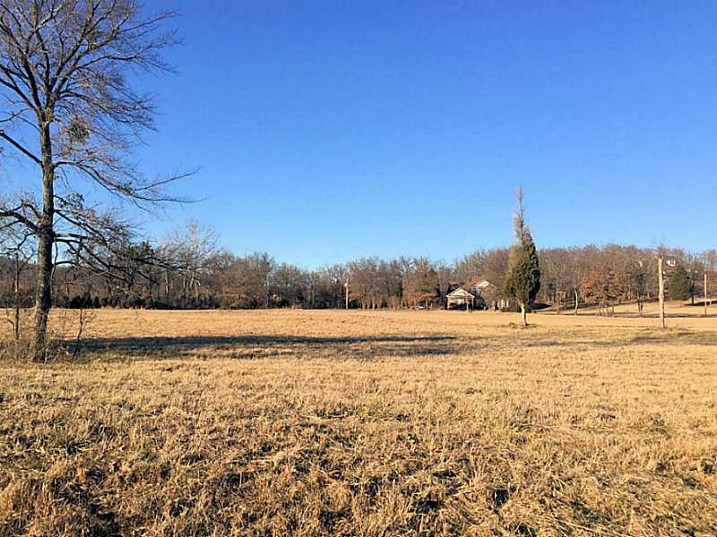 1094 Rd E, Muldrow, OK 74948