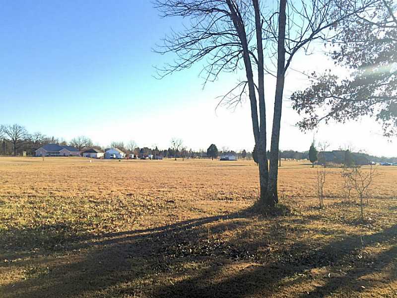 4749 Rd S, Muldrow, OK 74948
