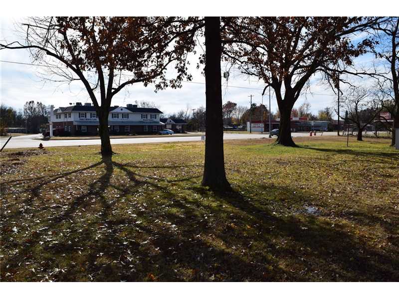 708 Sequoyah St E, Muldrow, OK 74948