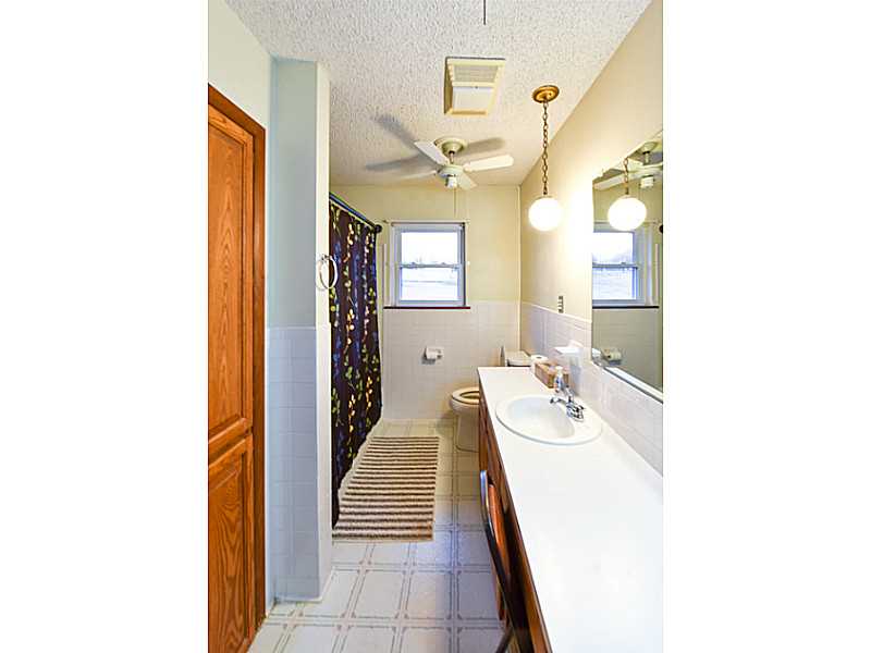1911 Fisher Rd, Muldrow, OK 74948