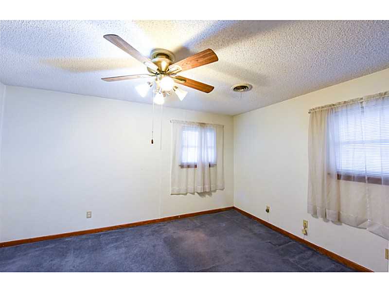 1911 Fisher Rd, Muldrow, OK 74948