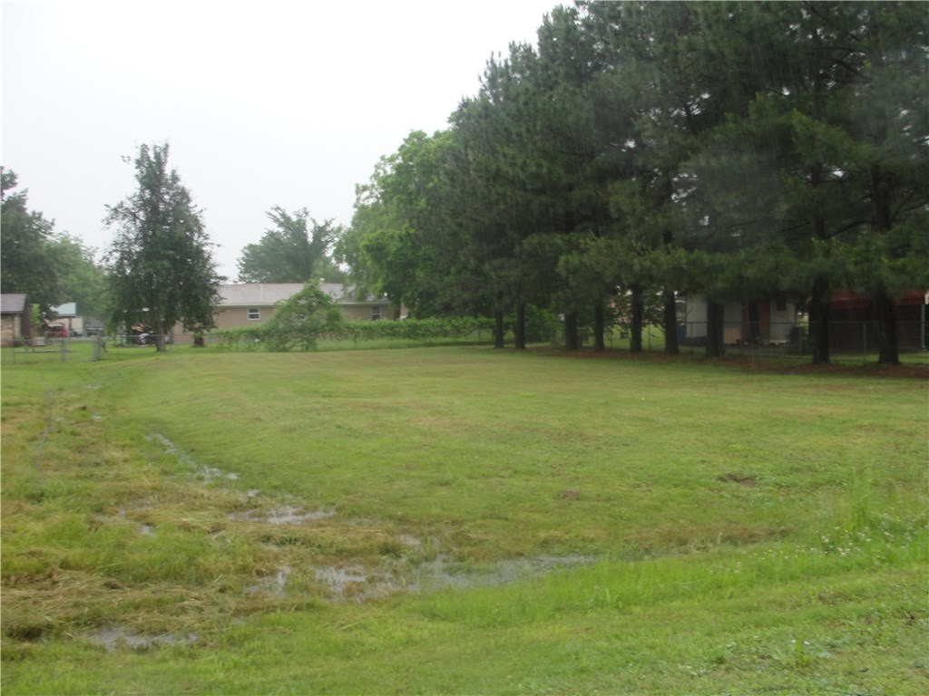 111 JulieDR, Panama, OK 74951