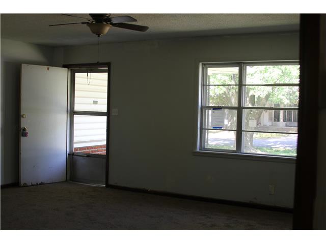 902 Grace StPoteau, OK, 74953Le Flore County