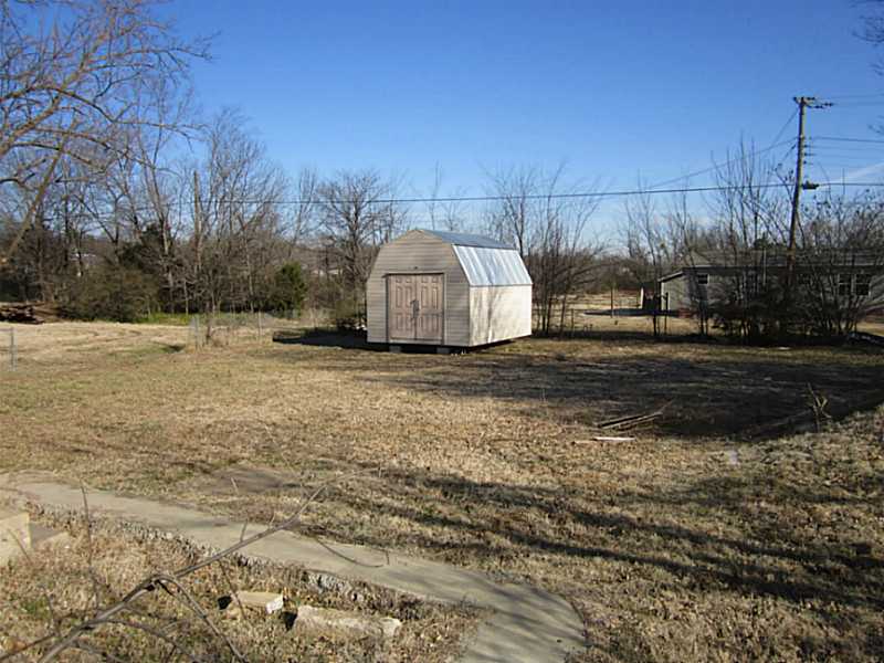 801 Grady Ave, Poteau, OK 74953