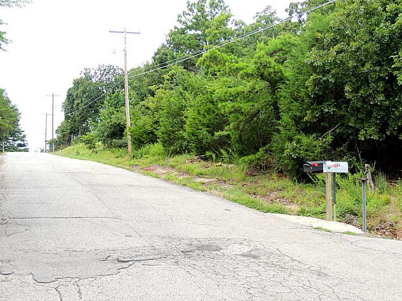 Coggins St, Poteau, OK 74953