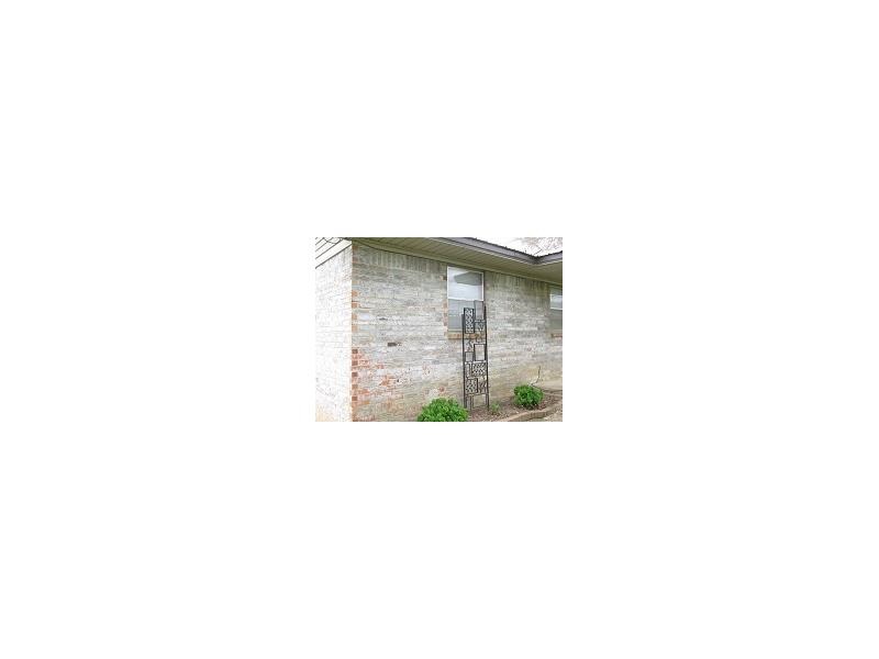 200 Dennis Rd, Poteau, OK 74953