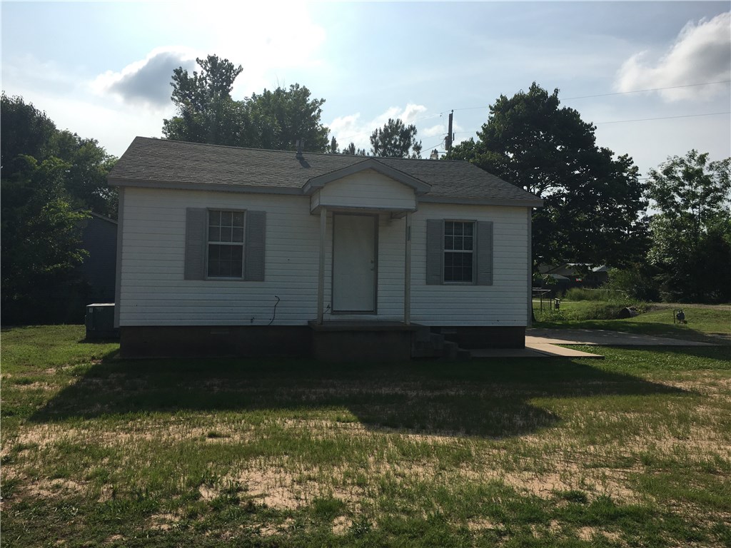 111 Garrison Creek Rd, Roland, OK 74954